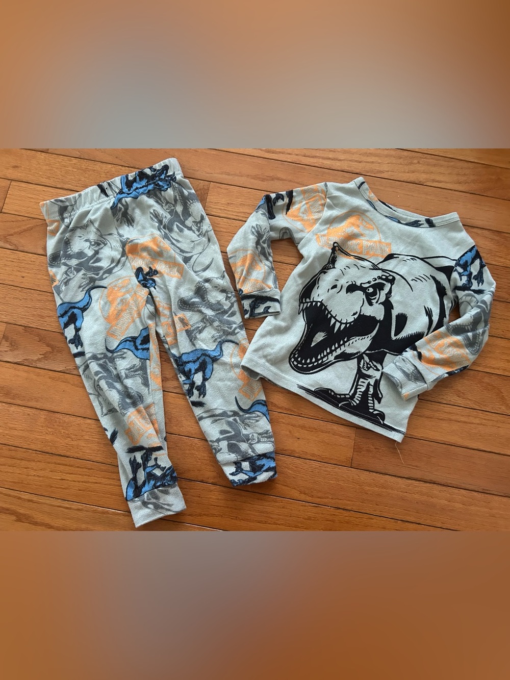 5/$20 Jurassic Park Pajamas Size 4T